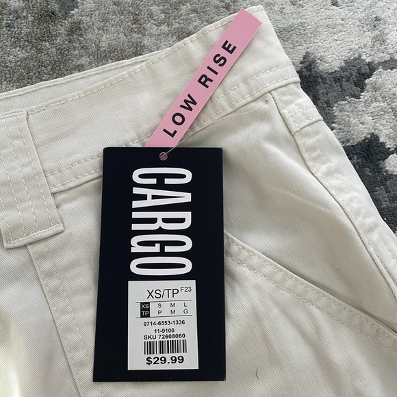 Urban Planet - Refuge Cream Coloured Cargo Pants size XS - Picture 4 of 5